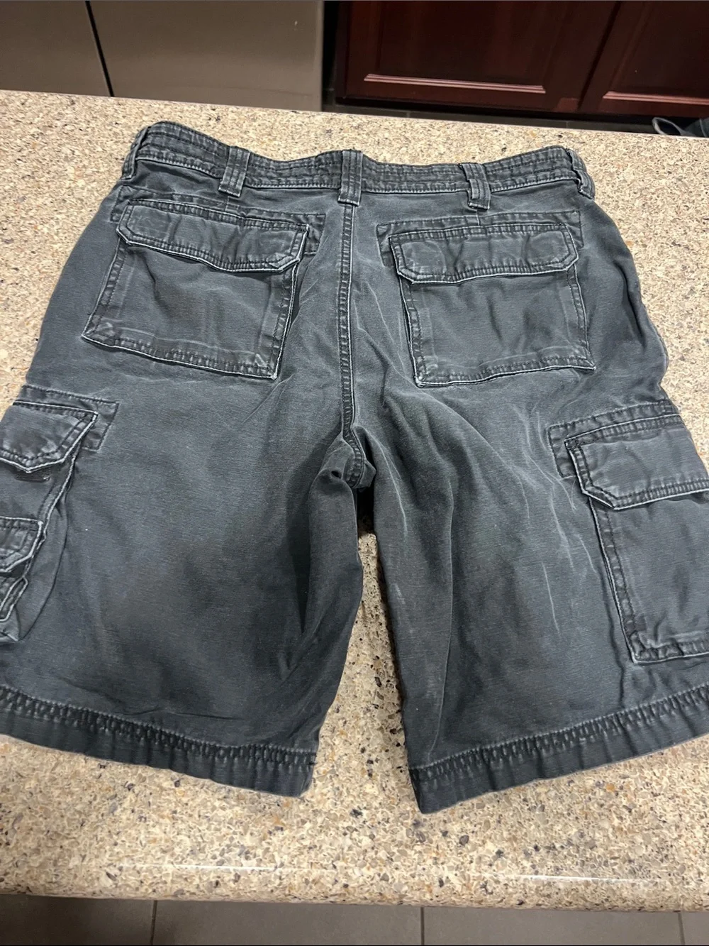 Sz 34 Men's Black Cargo Shorts the original trail head cargo z24